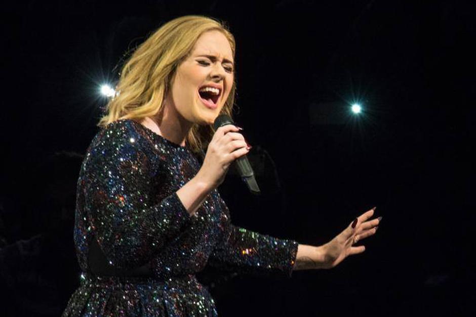 Adele interpret&oacute; sus temas m&aacute;s famosos como "Hello", "Rolling In The Deep" y "Someone Like You". (Foto: Archivo)