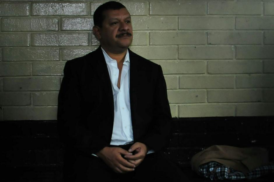 El exalcalde Antonio Coro, espera en una carceleta de la Torre de Tribunales, mientras se desarrolla la audiencia de Primera Declaración. (Foto: Alejandro Balán/Soy502)&nbsp;