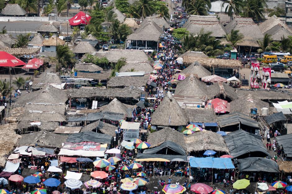 Vista panor&aacute;mica de la entrada al puerto de Champerico. (Alejandro Bal&aacute;n /Soy502)