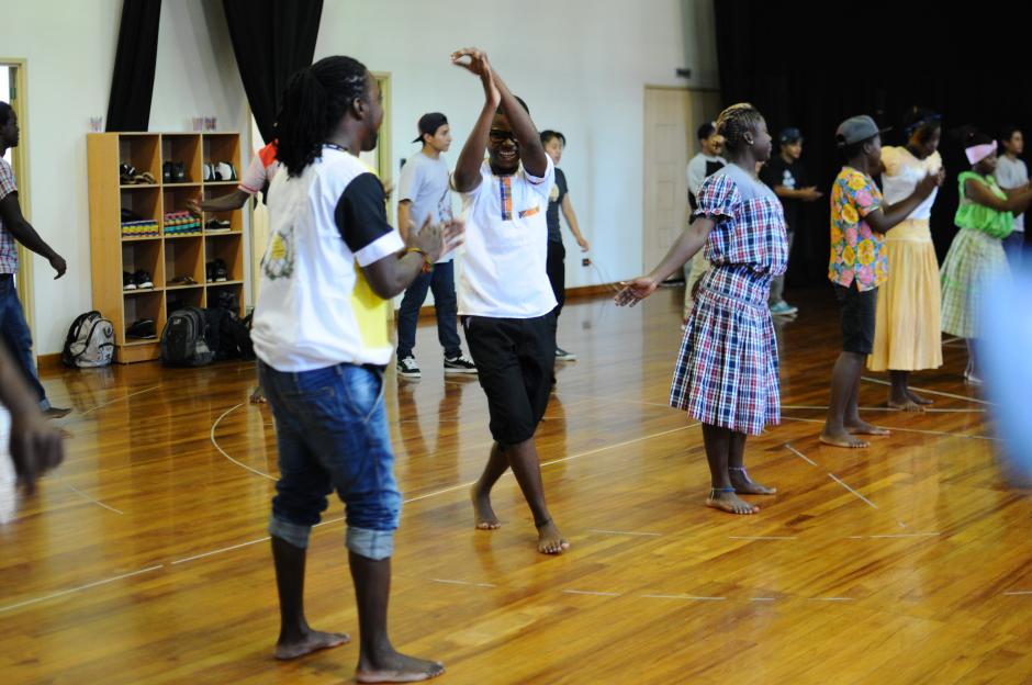 El primer taller de hip hop se realiz&oacute; con j&oacute;venes de Livingston y Solol&aacute;. (Foto: Alejandro Bal&aacute;n/Soy502)