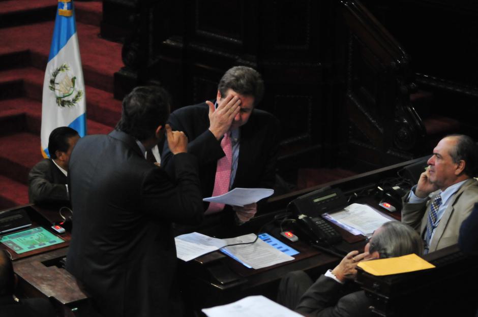 Los diputados decretaron una nueva tasa de inter&eacute;s en las tarjetas de cr&eacute;dito, el cual ser&iacute;a menos de la mitad de lo que pagan actualmente los usuarios. (Foto: Alejandro Bal&aacute;n/Soy502)