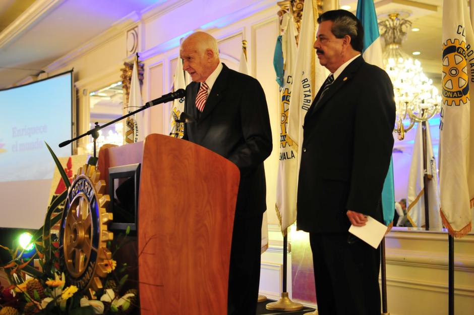 Con mucha alegr&iacute;a el presidente&nbsp;del Club Rotario de Guatemala,&nbsp;Gerardo Marrou,&nbsp;da la bienvenida a los rotarios del pa&iacute;s. (Foto: Alejandro Bal&aacute;n/Soy502)