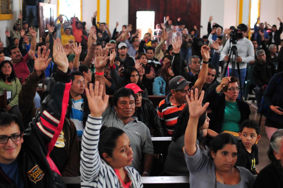 Los vecinos de El Cambray II decidieron que el terreno ofrecido por el Gobierno de Guatemala será su nuevo hogar. (Alejandro Balán/Soy502)