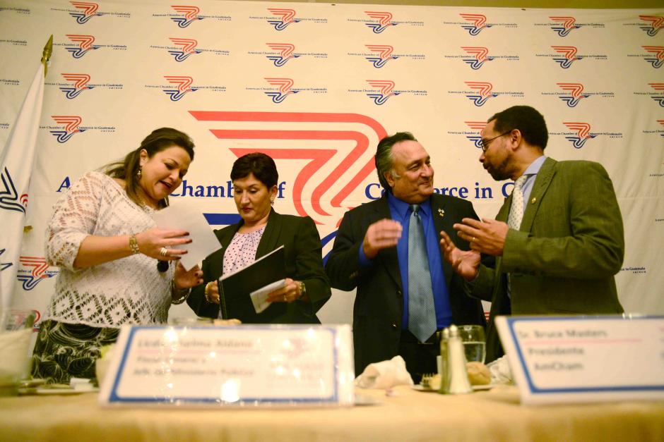 Thelma Aldana, fiscal General del MP, present&oacute; este jueves frente a los empresarios miembros de la C&aacute;mara de Comercio Guatemalteco-Estadounidense (AmCham) en donde present&oacute; un informe al cumplirse su primer mes al frente de dicha instituci&oacute;n (Foto: Jes&uacute;s Alfonso/Soy502)