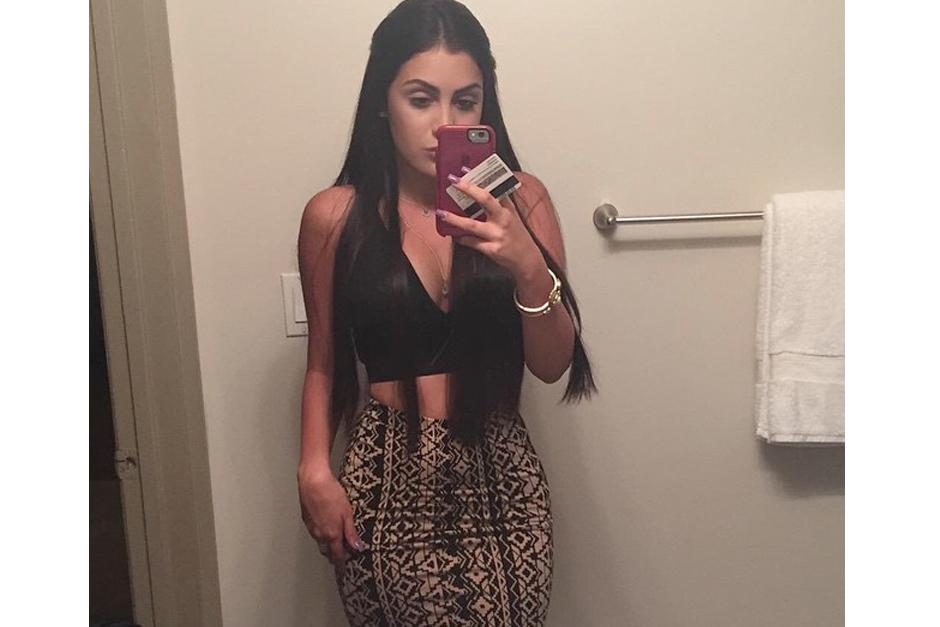     Alexa Dellanos, la hija de la presentadora Mirka Dellanos es una modelo de 22 a&ntilde;os que ha encendido las redes sociales con sus sensuales fotograf&iacute;as. (Foto: Instagram/Alexa Dellanos)