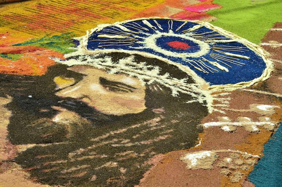 Esta obra de arte espera a la Procesi&oacute;n de la Rese&ntilde;a. (Foto: Selene Mej&iacute;a/Soy502) 