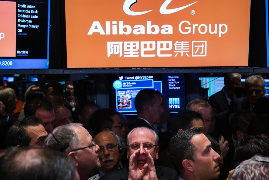 El gigante tecnol&oacute;gico de China, Alibaba, se encuentra en aprietos, pues sus inversionistas cuestionan que los rendimientos de la compa&ntilde;&iacute;a han sido arrastrados por la crisis de China. (Foto: Archivo)