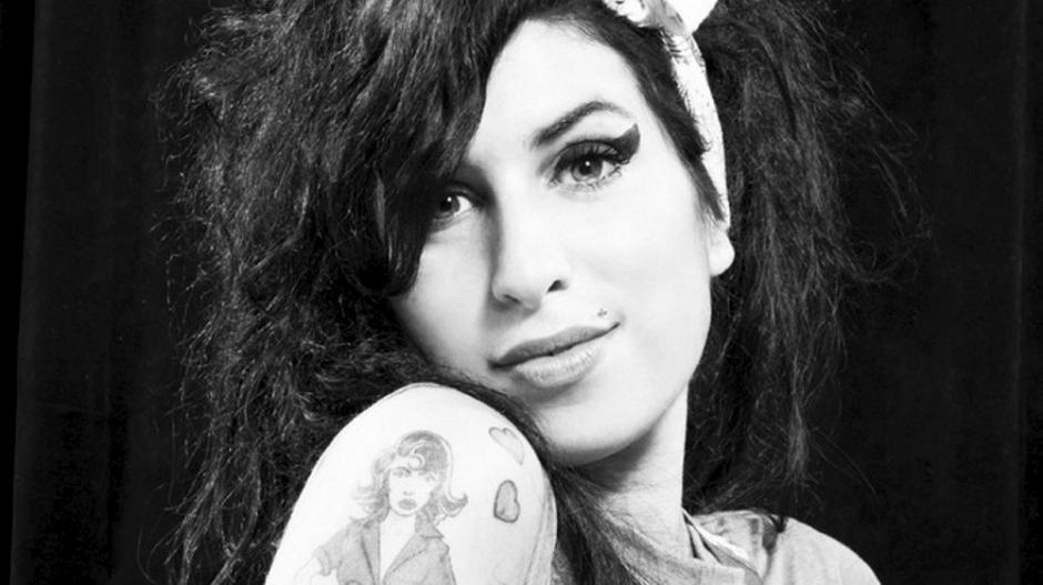 Los negocios de Amy Winehouse siguen siendo rentables despu&eacute;s de su muerte. (Foto: Google)