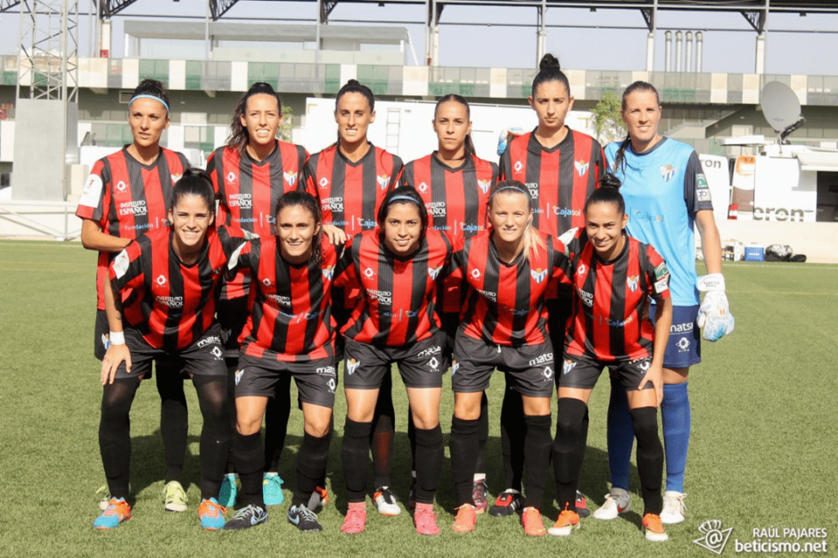 Ana Luc&iacute;a Mart&iacute;nez jug&oacute; como titular. (Foto: @RaulPajares_/Twitter)