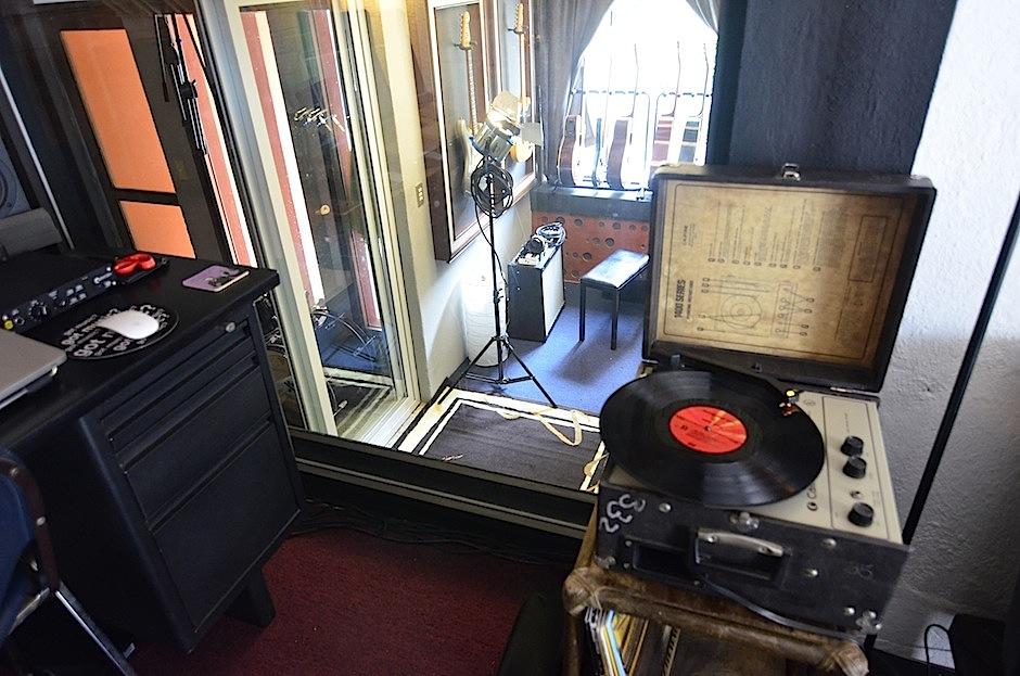 An&aacute;logo digital es un estudio de grabaci&oacute;n. (Foto: Selene Mej&iacute;a/Soy502) 