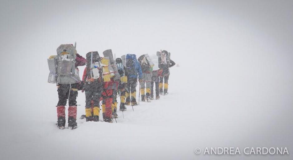 En esta imagen la monta&ntilde;ista relata que caminaba junto a su equipo hacia el Campo Dos a 6,450 mts a las 11:54 am cuando ocurri&oacute; el terremoto que gener&oacute; avalanchas en el Everest. (Foto: Andrea Cardona)&nbsp;