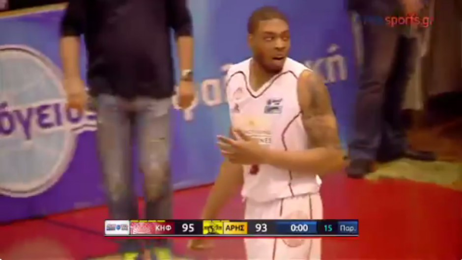 Jermaine Marshall cometi&oacute; un gran error. (Foto: Internet)