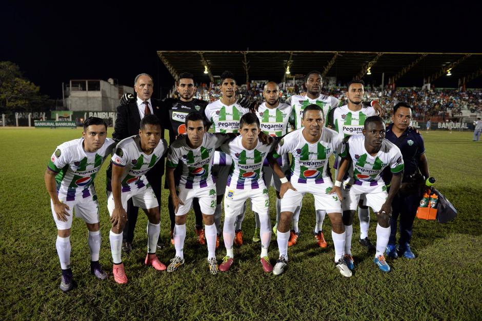 As&iacute; jug&oacute; Antigua ante Mictl&aacute;n, en el estadio La Asunci&oacute;n. En el cuadro titular figur&oacute; Alexander Robinson, Alejandro D&iacute;az y V&iacute;ctor Ayala, quienes tendr&aacute;n que presentarse este jueves al Proyecto Gol, para solvertar el tema del resultado anal&iacute;tico adverso de la prueba doping, de la fase final del torneo pasado. (Foto: Diego Galiano/Nuestro Diario)