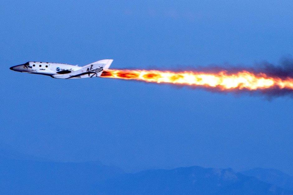 El &uacute;ltimo vuelo del avi&oacute;n espacial de Virgin Galactic. (Foto:mashable.com)