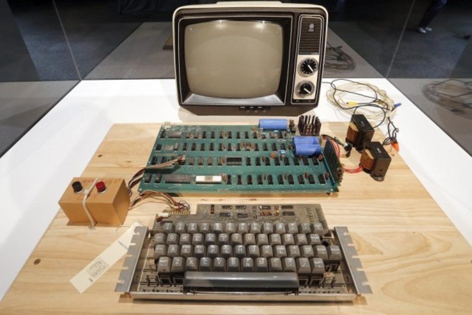 El Apple 1, es una de las reliquias electr&oacute;nicas. (Foto: Google)