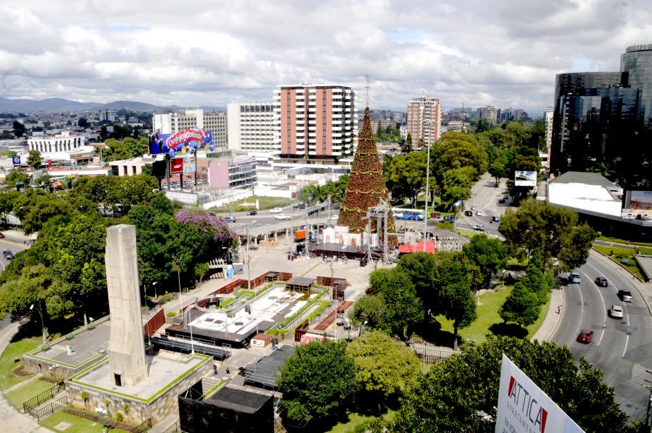 Para adornar el &Aacute;rbol Gallo se usaron 1.5 millones de Luces LED. (Foto: Esteban Biba/Soy502)