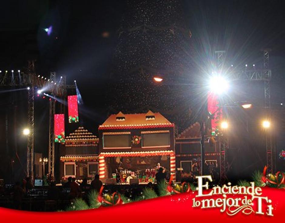 Este sábado 15 de noviembre se ilumina el Árbol Gallo en El Obelisco.&nbsp;