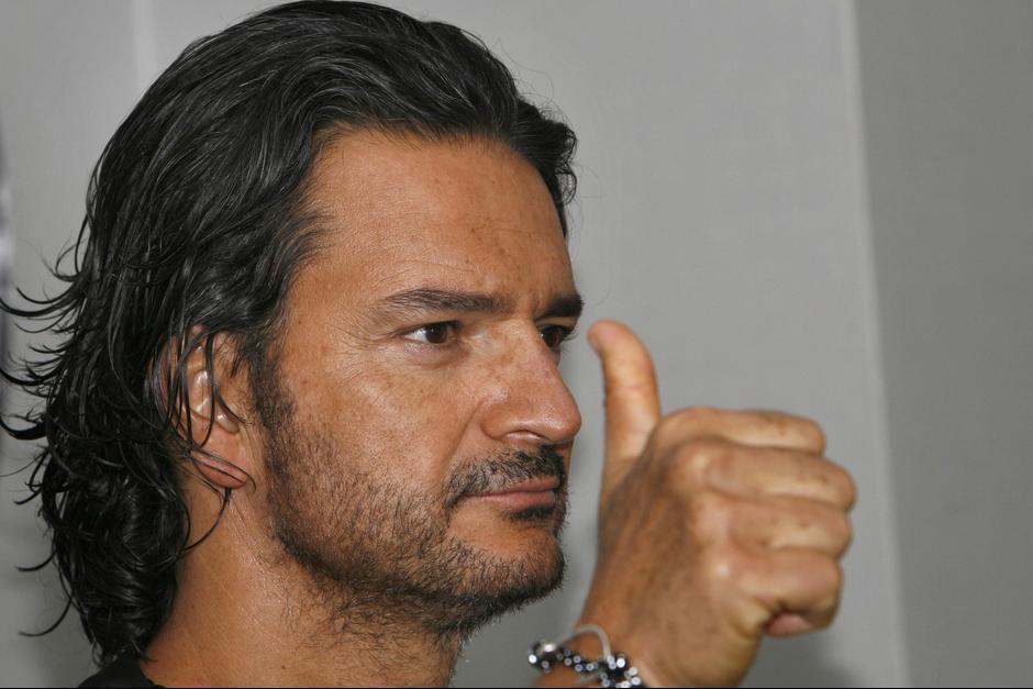 Ricardo Arjona publicó un mensaje en su cuenta de Twitter, donde señaló que los responsables de haber elegido quienes cometen "descaro" fueron los propios guatemaltecos. "No nos desliguemos de la responsabilidad", cuestiona. (Foto: Archivo/Soy502)