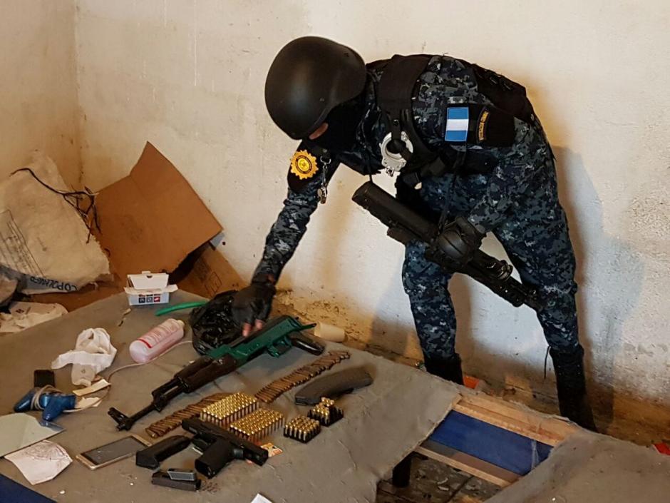 Las autoridades realizaron un allanamiento en el Barrio San Antonio zona 6. (Foto: PNC)