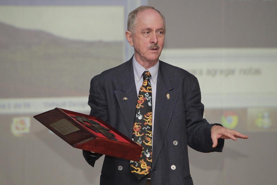 El arque&oacute;logo estadounidense&nbsp;Payson Sheets&nbsp;rese&ntilde;&oacute; parte de las investigaciones que ha llevado a cabo durante varias d&eacute;cadas en Joya de Cer&eacute;n. (Roberto Escobar/EFE)