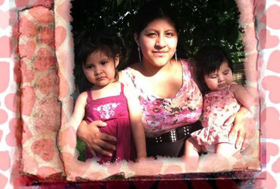 En la fotograf&iacute;a Deisy Garc&iacute;a de 22 a&ntilde;os y sus hijas Daniela Mej&iacute;a y Yaslin Mej&iacute;a, de 2 y 1 a&ntilde;o, respectivamente. (Foto: facebook)