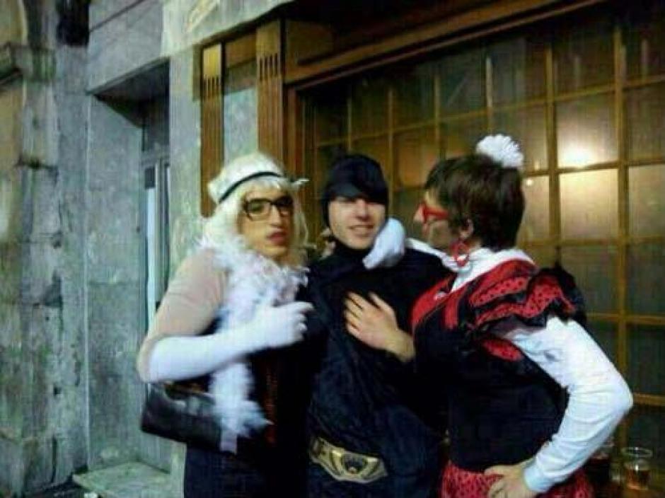 Asier Illarramendi, disfrazado de Batman, se va de juerga carnavalesca y recibe una sanci&oacute;n. (Foto: deportes.publimetro.com.mx)