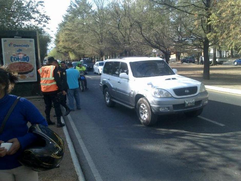 El piloto del vehículo, quien resuló herido en el ataque, se identificó como Federico Morales López. (Foto @rtzian969)