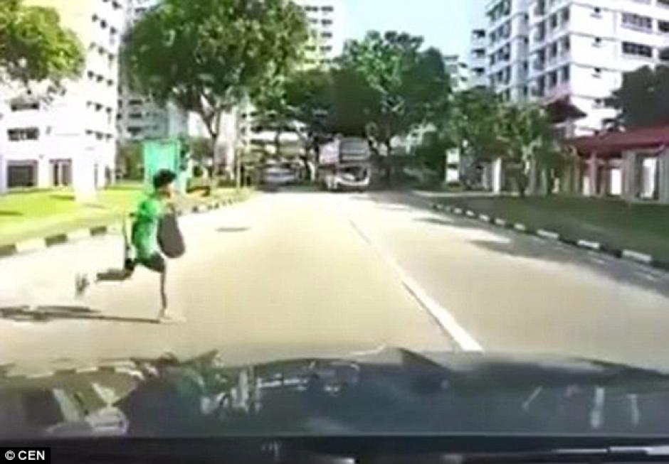 El accidente tuvo lugar en una zona residencial de Singapur. (Imagen: Daily Mail)