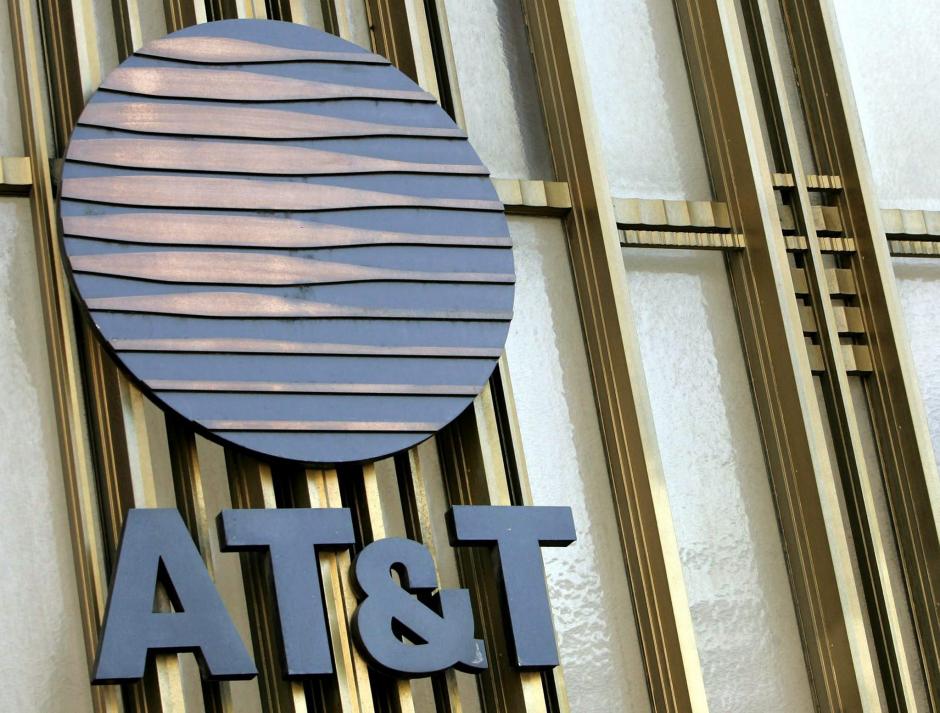El acuerdo entre ambas compañías es similar al que Apple llegó también con AT&amp;T en 2007, cuando asignó a la telefónica la exclusiva durante tres años en el mercado estadounidense para su iPhone. (Foto: EFE/Archivo)