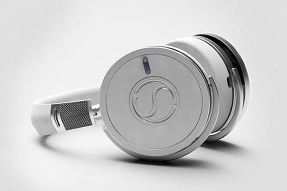 La empresa Soundsight promueve unos aud&iacute;fonos realizando la mezcla de los populares "beats", m&aacute;s la aplicaci&oacute;n de fotograf&iacute;as Instagram y la versatilidad de una GoPro en un solo dispositivo (Foto: Archivo)