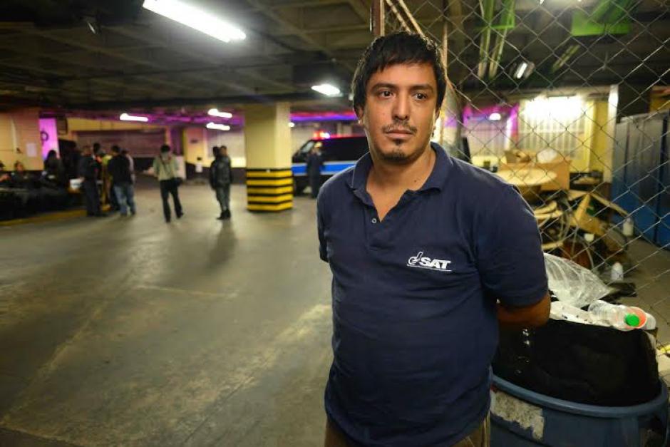 El capturado fue trasladado a la Torre de Tribunales, donde se le hizo oficial el motivo de su detención. (Foto: Jesús Alfonso/Soy502)&nbsp;