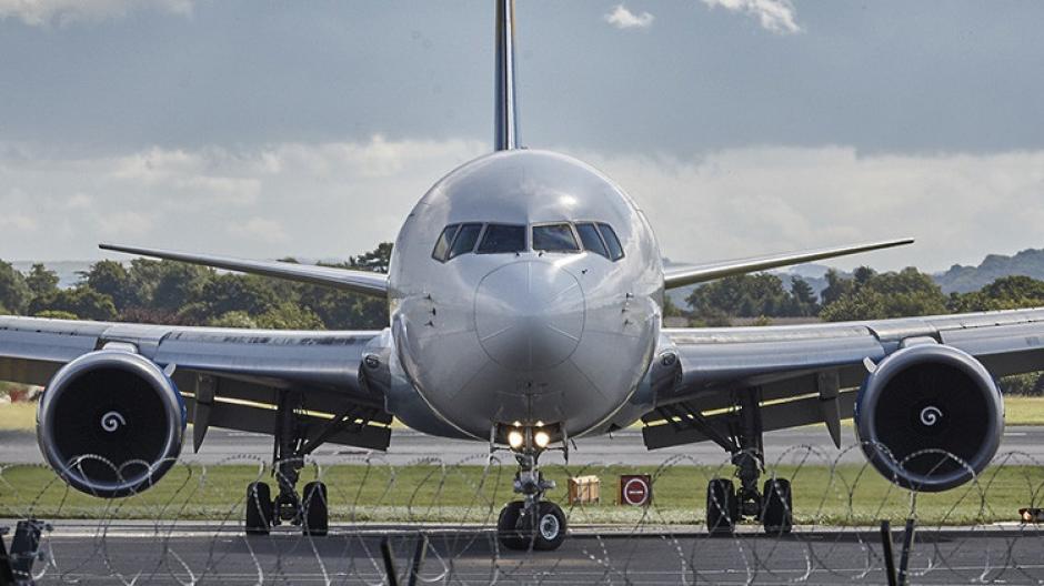 Esta es la raz&oacute;n por la que la mayor&iacute;a de los aviones comerciales son de color blanco. (Foto: actualidad.rt.com)