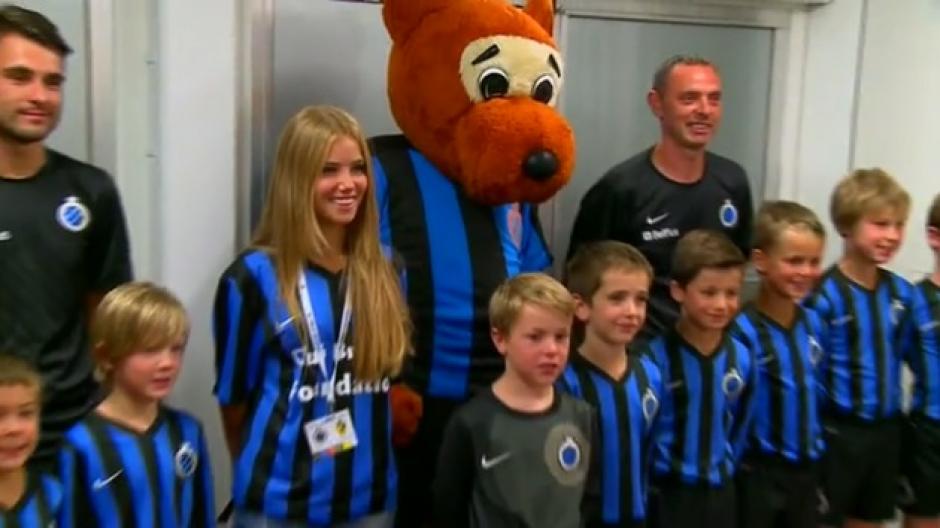 La hincha m&aacute;s guapa del Mundial regresa a las canchas de f&uacute;tbol esta vez en B&eacute;lgica. &nbsp;(Foto: RT en Espa&ntilde;ol)