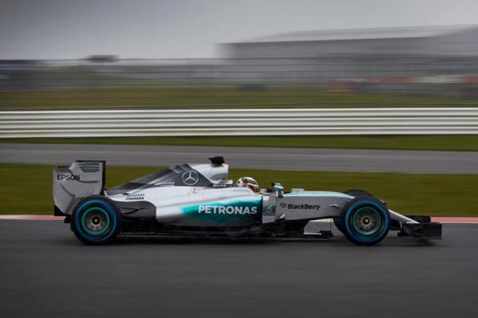 El nuevo modelo F1 W06 Hybrid ya fue probado por Hamilton y Rosberg. (Foto: Twitter Mercedes AMG F1)