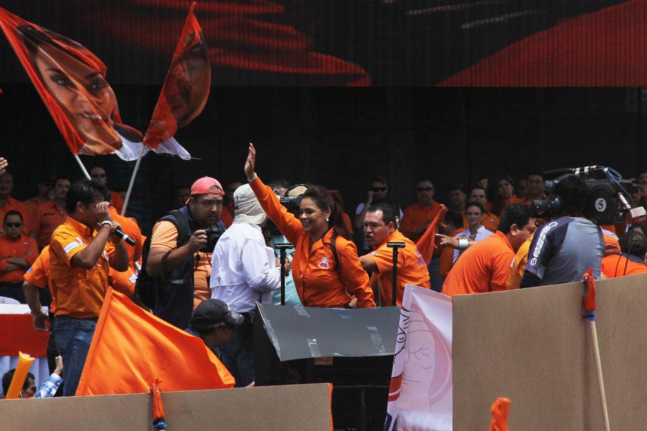 La vicepresidenta Roxana Baldetti fue amparada por la Sala Quinta de Apelaciones, para dejar en suspenso provisionalmente la resolución del TSE que la suspendió como Secretaria General del Partido Patriota. (Foto: Alexis Batres/Soy502)