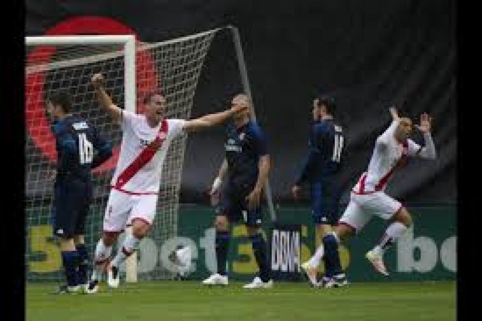 El Rayo se hab&iacute;a puesto adelante por 2-0 en tan solo 14 minutos. (Foto: AFP)