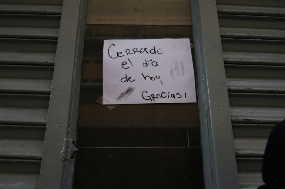 El banco report&oacute; el robo a las 10 de la ma&ntilde;ana. (Foto: Alejandro Bal&aacute;n/Soy502) 