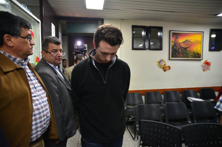 Rodrigo Ban&uacute;s Asturias, el responsable confeso de la muerte de Juan Pablo Gularte, sali&oacute; y fue ligado a proceso, pero recibi&oacute; medida sustitutiva. (Foto: &nbsp;Wilder L&oacute;pez/Soy502)&nbsp;