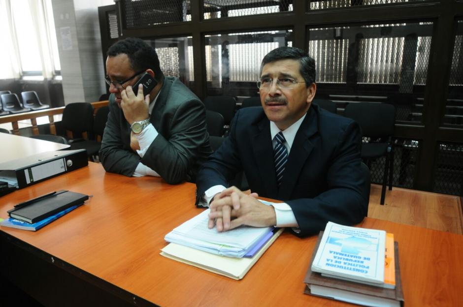Edgar Barqu&iacute;n, se encuentra en los tribunales donde iniciar&aacute; el juicio en su contra. (Foto: Alejandro Balan/Soy502)
