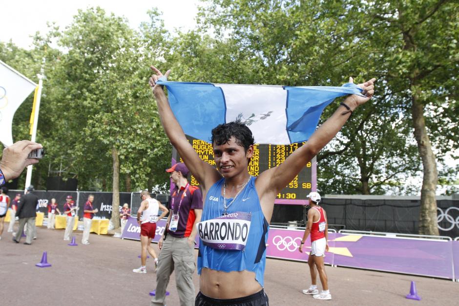 La medalla de plata de Erick Barrondo provoc&oacute; ondas s&iacute;smicas en las redacciones deportivas. Quien no llor&oacute;, no tiene coraz&oacute;n 502. (Archivo Nuestro Diario).