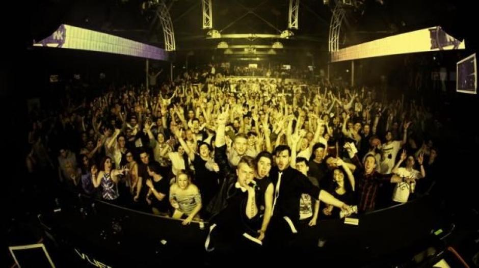 Los m&uacute;sicos hicieron que su p&uacute;blico pasara del &eacute;xtasis a la pasividad. &nbsp;