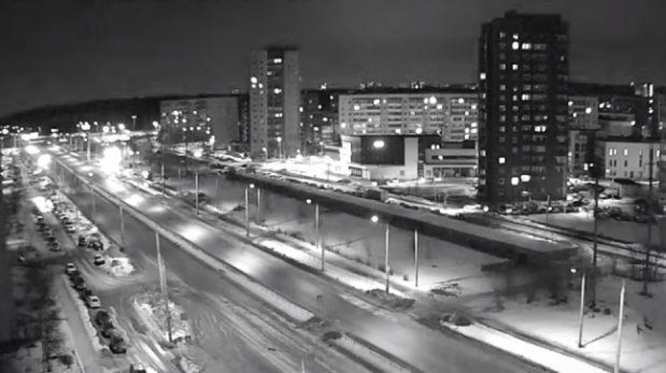 En las im&aacute;genes se aprecian distintos puntos de la ciudad iluminados. (Foto: elcomercio.pe)