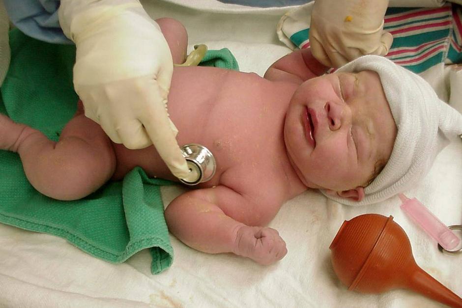 La investigaci&oacute;n tambi&eacute;n destaca que los tratamientos de fertilidad tambi&eacute;n reducen la cantidad de embarazos m&uacute;ltiples. (Foto Google/Soy502)