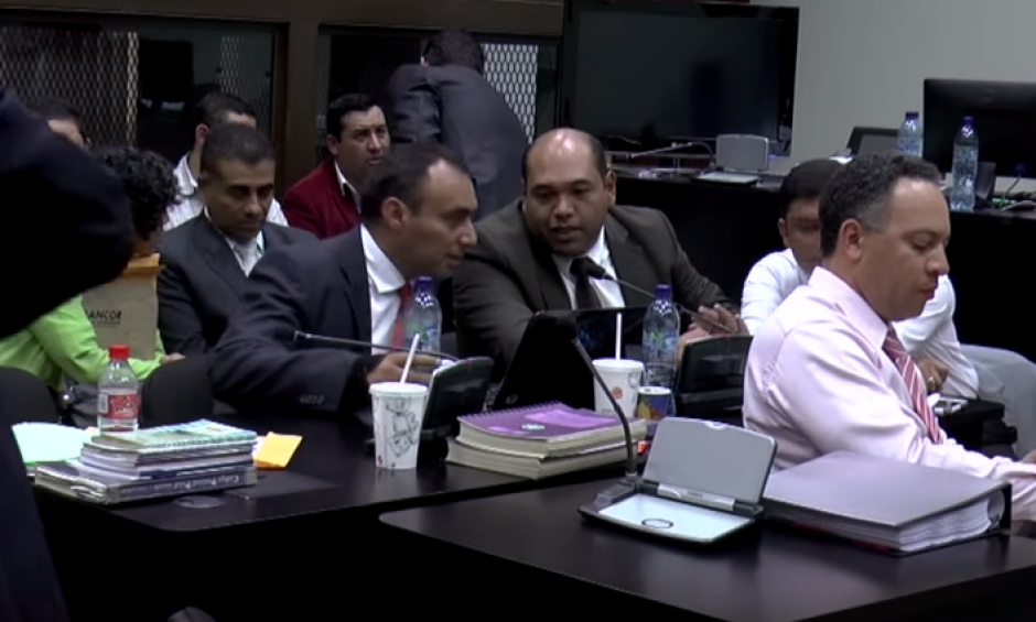 El abogado Benjam&iacute;n Estrada tambi&eacute;n form&oacute; parte de la defensa de Byron Lima Oliva. (Foto: Captura de YouTube)