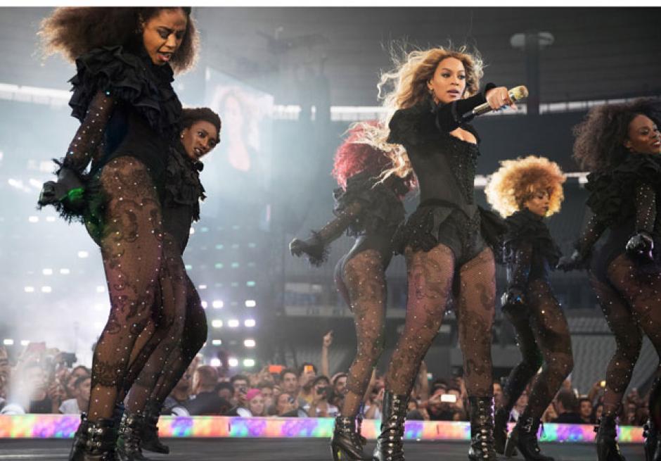 La cantante brind&oacute; un recital hace unos d&iacute;as en Par&iacute;s, donde asistieron miles de admiradores. (Foto: Revista Cuore)