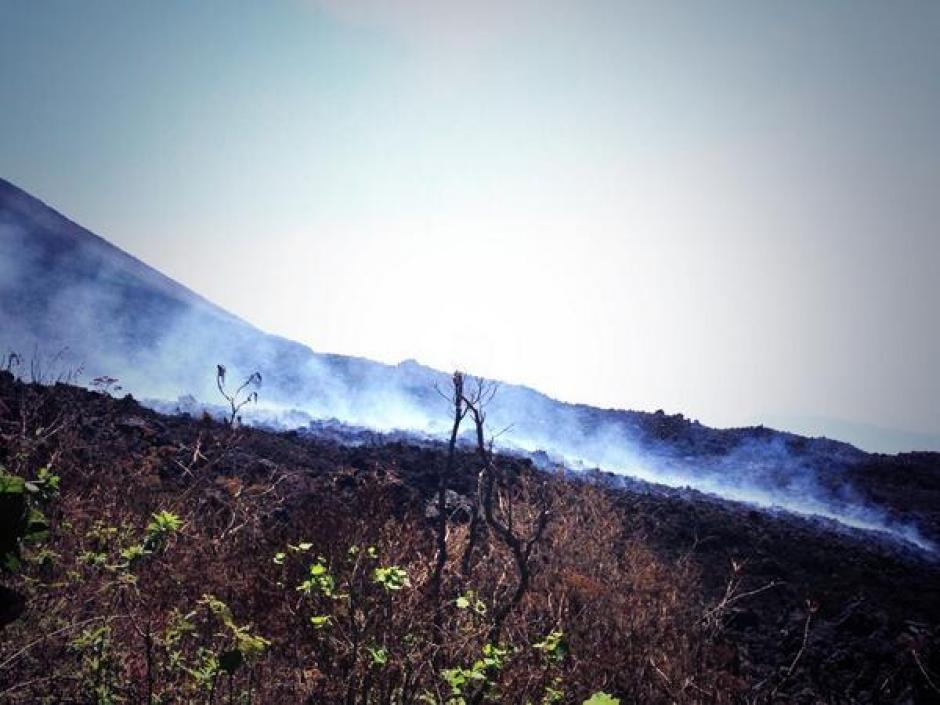 R&iacute;os de lava en el volc&aacute;n de Pacaya (Foto: Esteban Biba/Soy502)
