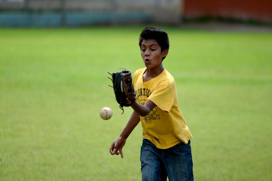 Los j&oacute;venes en condici&oacute;n de calle son apoyados en Guatemala por la asociaci&oacute;n Revoluci&oacute;n en las Calles. (Foto: Esteban Biba/Soy502)&nbsp;