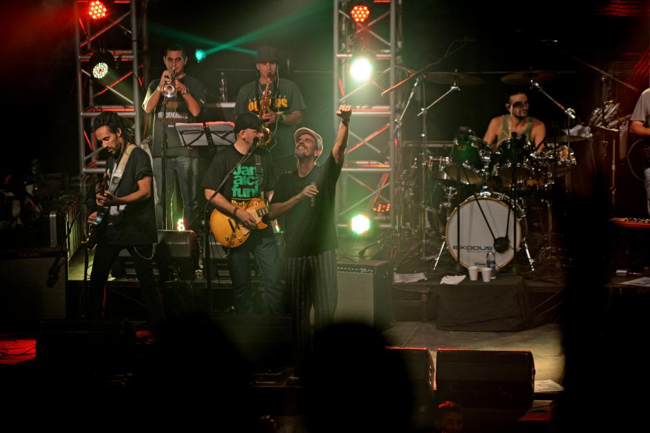 La banda con m&aacute;s de 25 a&ntilde;os de trayector&iacute;a en el reggae, se present&oacute; por primera vez en el pa&iacute;s. (Foto: Esteban Biba/Soy502)