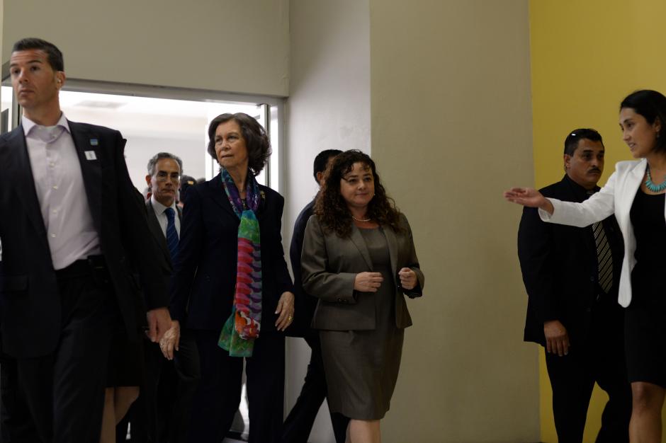 La Reina Sof&iacute;a visit&oacute; las instalaciones del Ministerio P&uacute;blico junto a Claudia Paz y Paz (Foto: Esteban Biba/Soy502)