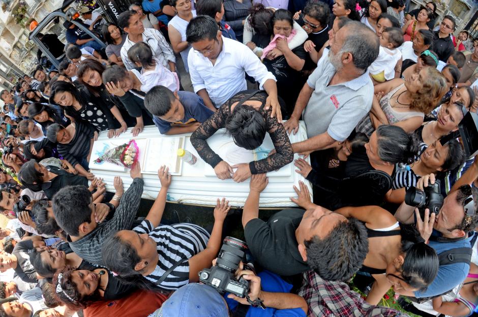 Karla Daniela Oscal P&eacute;rez hubiese cumplido 18 a&ntilde;os hoy, y una bala le rob&oacute; la vida cuando iba a estudiar. (Foto: Esteban Biba/Soy502)&nbsp;
